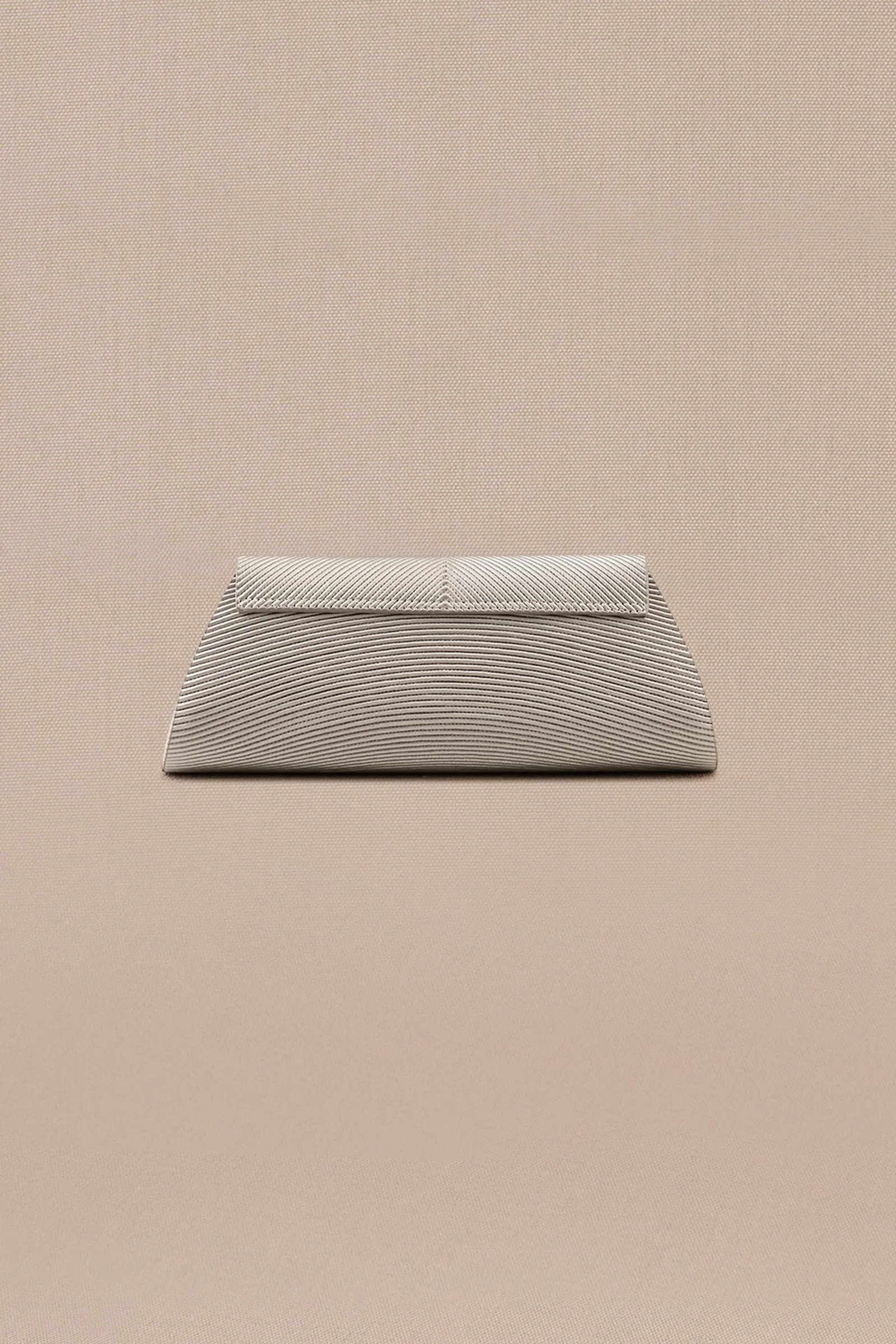 Reba Clutch